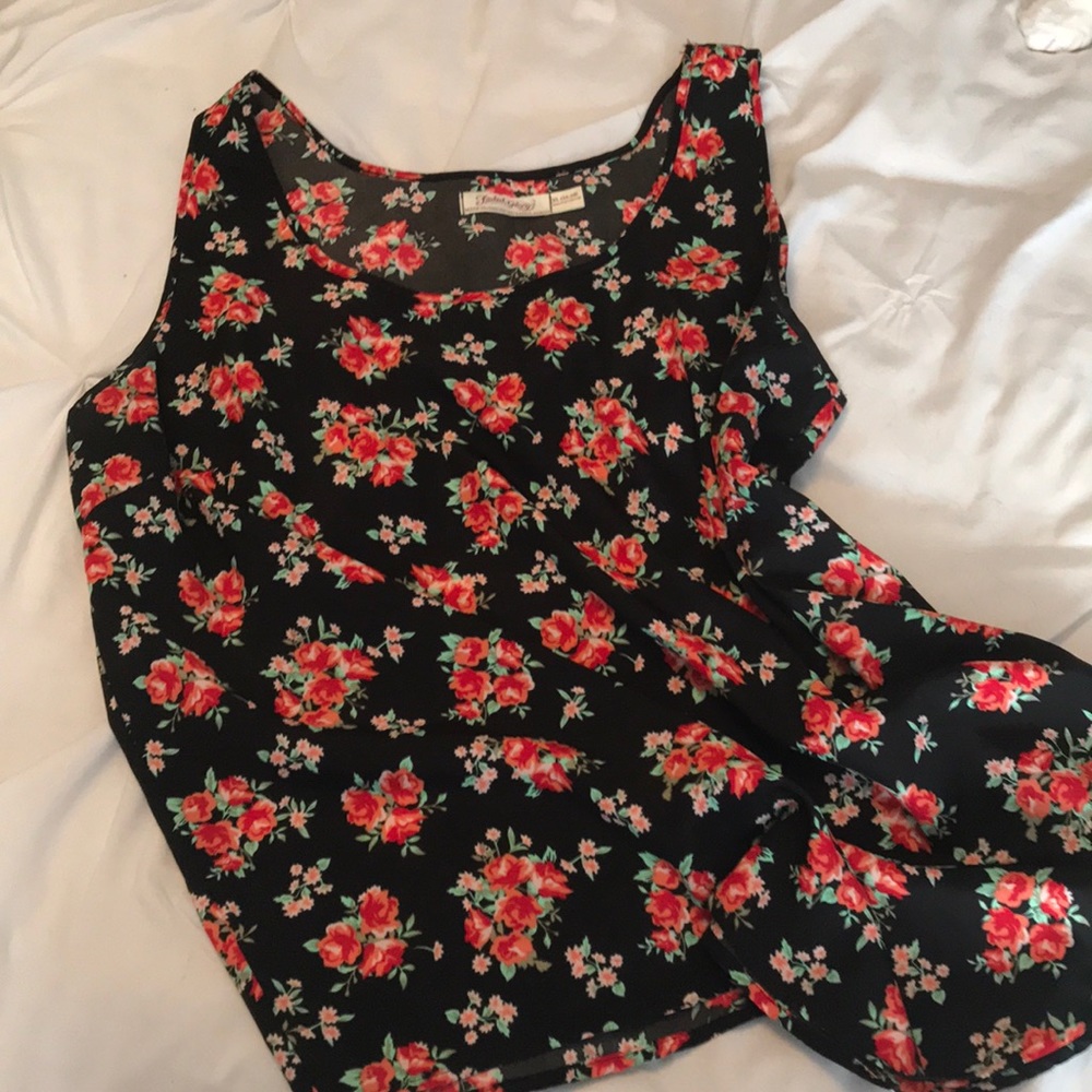 Black and floral tank size XL